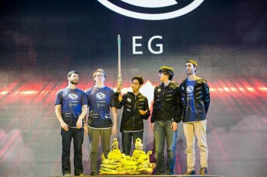 美世界CS与DOTA2闪耀世界东方开元棋牌上海：中国的电竞福地！完(图2)